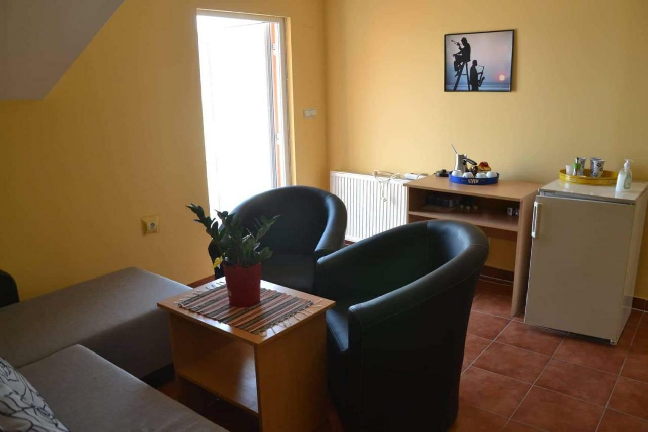 Guest House Bole Vinci Екстер'єр фото
